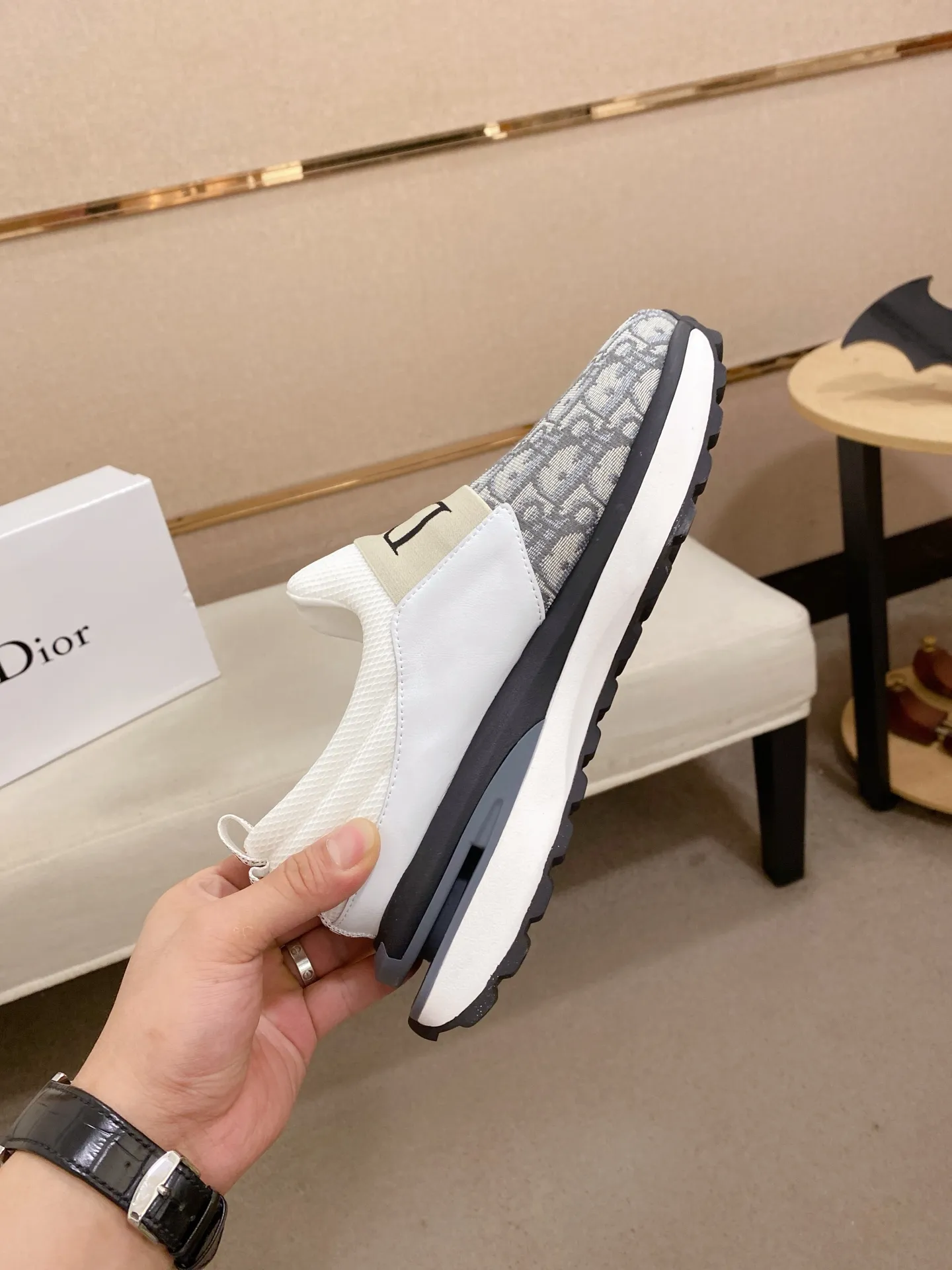 Men's shoes💰: 462💰 [Dior·Dior] New casual sports style men's shoes, new spring and summer design, perfect workmanship, lace-up style to create wardrobe quality, upper: imported first-layer cowhide, sheepskin lining is soft and comfortable, ultra-light TPU wear-resistant outsole, simple, versatile fashion men's shoes, excellent color code number 38--44. Can be customized 45 non-returnable